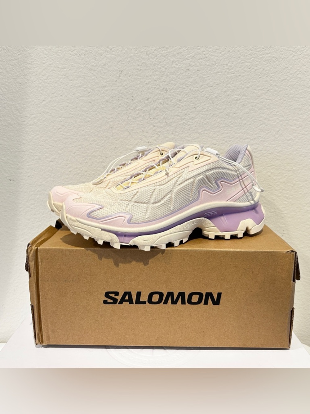 NIB Salomon XT-Slate Unisex Low Top Sneakers Pink, Size W7/M6,  Retail $230